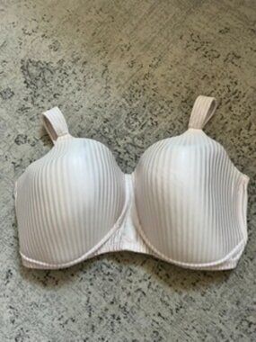 🧡3/$15 Playtex Striped Soft Satin Bra 44DD